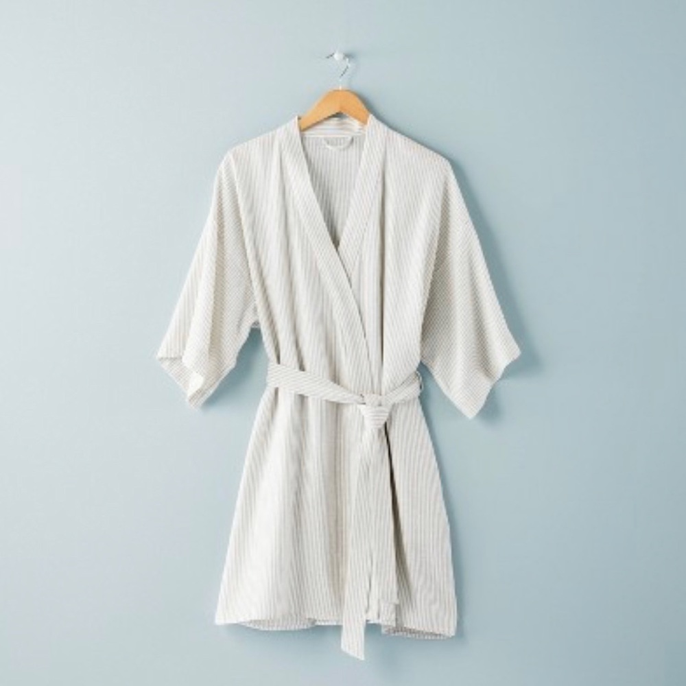 Hearth & Hand w/ Magnolia Sleepwear Gray Ticking Stripe Short Sleeve Robe M/L